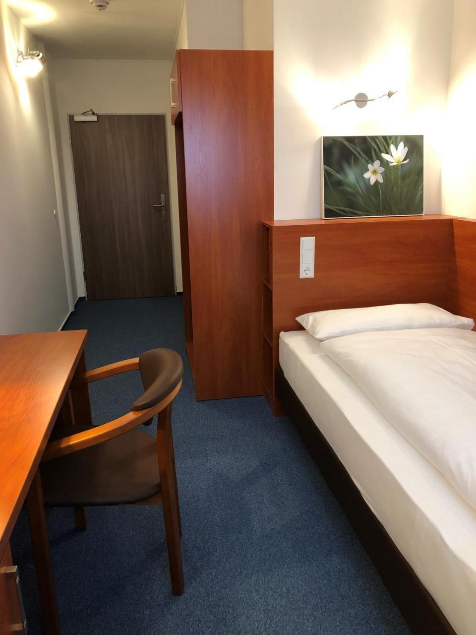 Hotel Mirabell Erlangen Zewnętrze zdjęcie