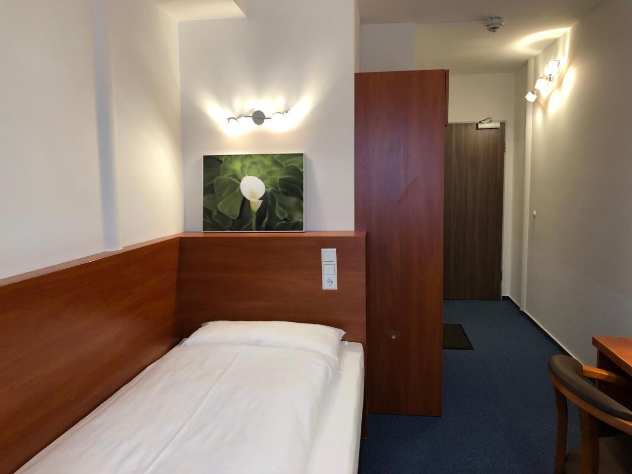 Hotel Mirabell Erlangen Zewnętrze zdjęcie