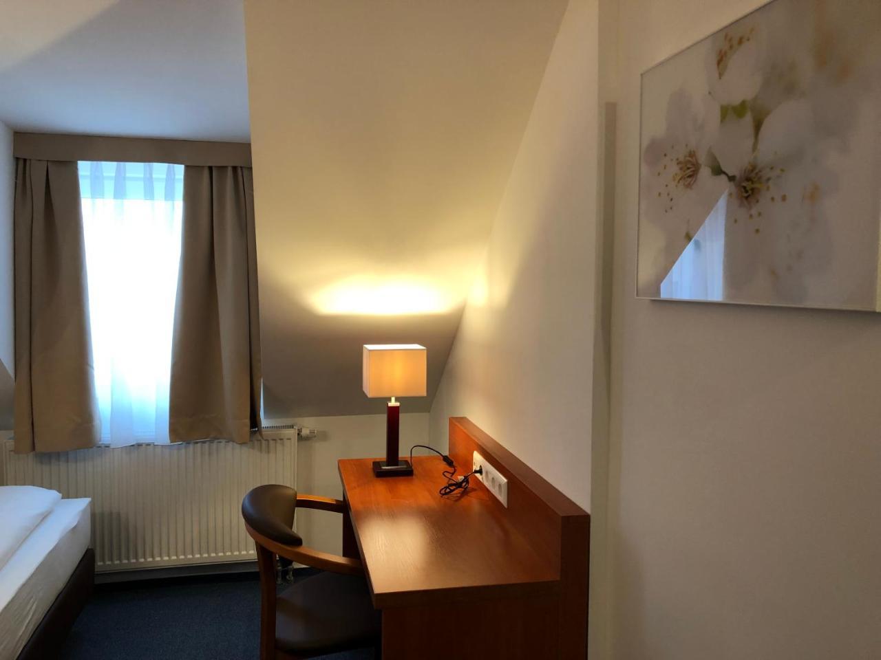 Hotel Mirabell Erlangen Zewnętrze zdjęcie
