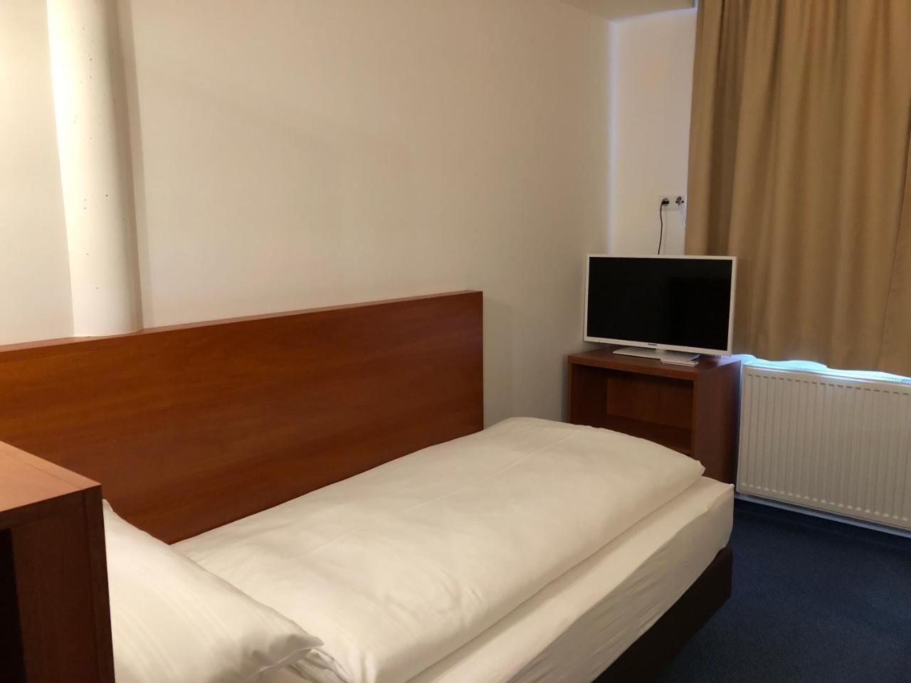 Hotel Mirabell Erlangen Zewnętrze zdjęcie