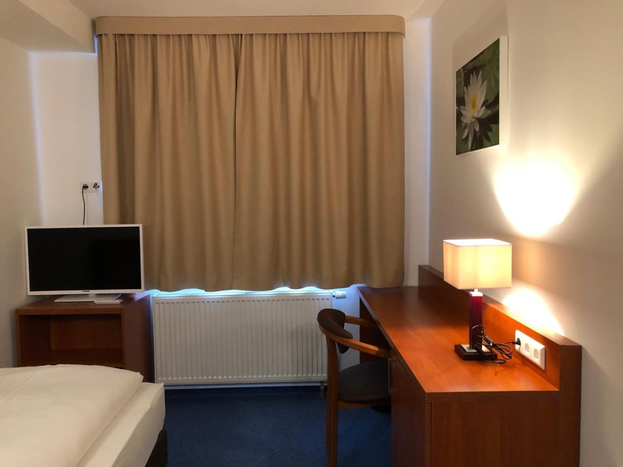 Hotel Mirabell Erlangen Zewnętrze zdjęcie